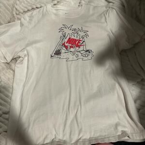 Nike Tshirt -smoke and pet free home